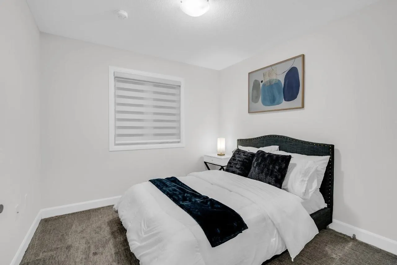 Holiday home Lavish Home On Scenic Mountain - King Bed Hamilton Canada