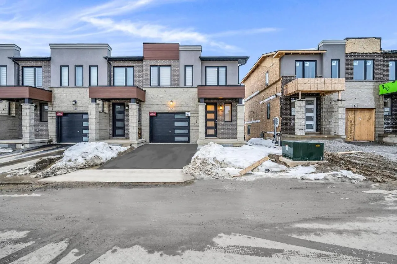 Lavish Home On Scenic Mountain - King Bed Hamilton
