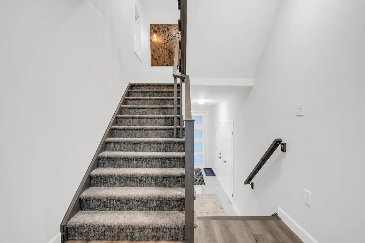 Lavish Home On Scenic Mountain - King Bed Hamilton 0*,